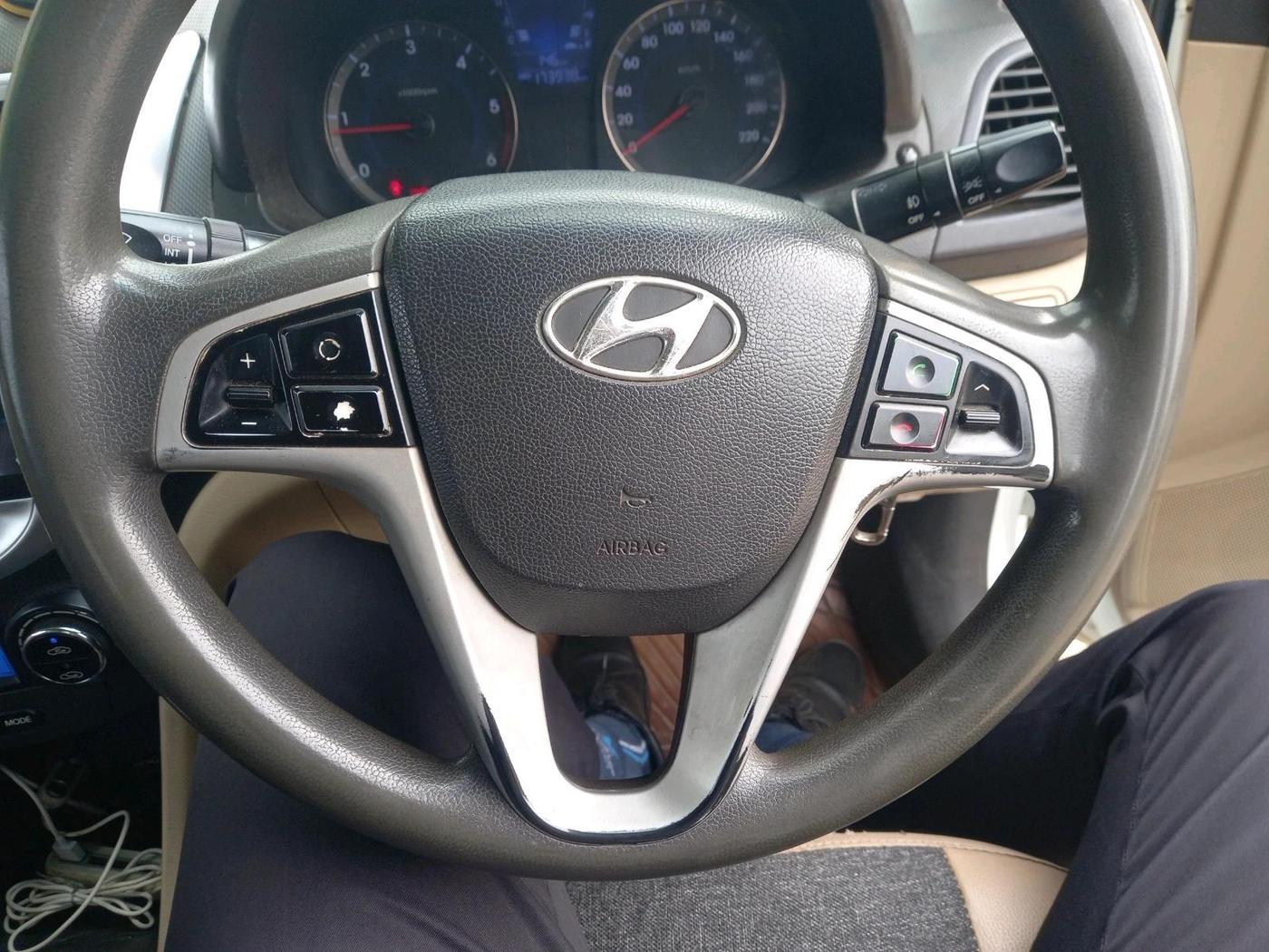 2012 Hyundai Verna FLUIDIC 1.6 CRDI EX, Diesel, Manual, 1,73,938 km, interior