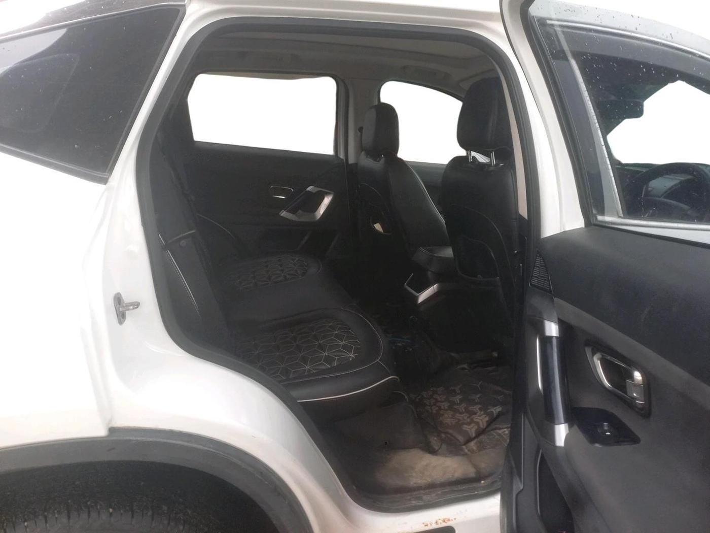 2022 Tata Harrier XT PLUS 2.0L KRYOTEC, Diesel, Manual, 1,19,954 km, interior