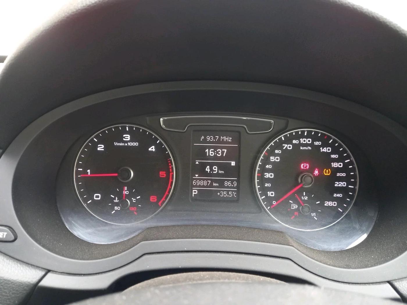 2015 Audi Q3 35 TDI Quattro, Diesel, Automatic, 69,887 km, interior