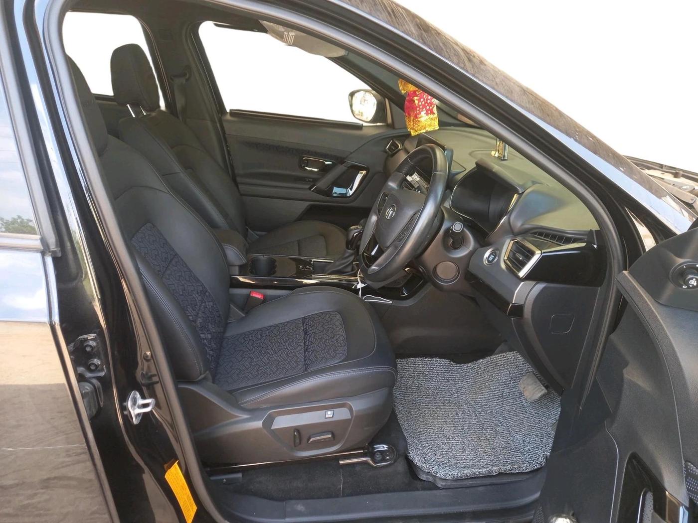 2022 Tata Harrier XZA PLUS 2.0L DARK EDITION, Diesel, Automatic, 18,395 km, interior