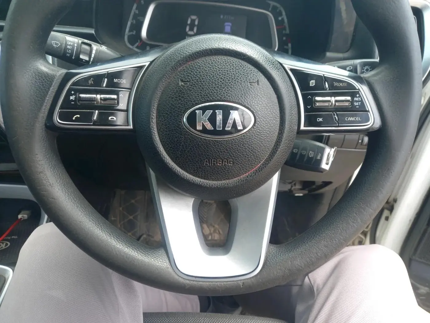 2021 KIA SONET HTE 1.5, Diesel, Manual, 1,10,814 km, interior