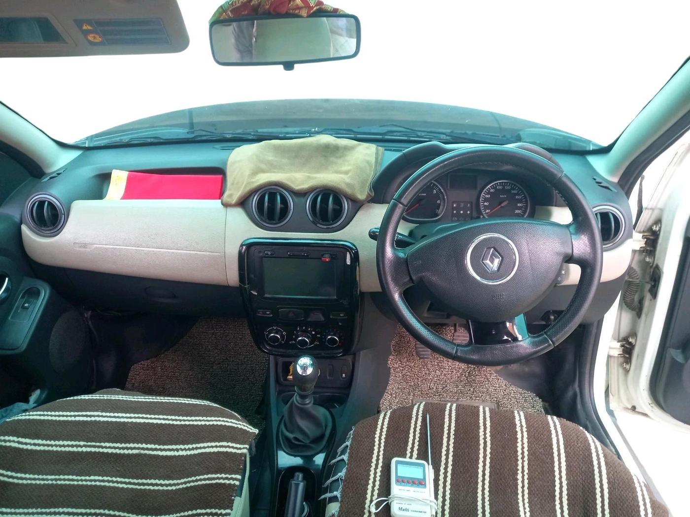 2013 Renault Duster 110 PS RXZ DIESEL, Diesel, Manual, 1,69,997 km, interior