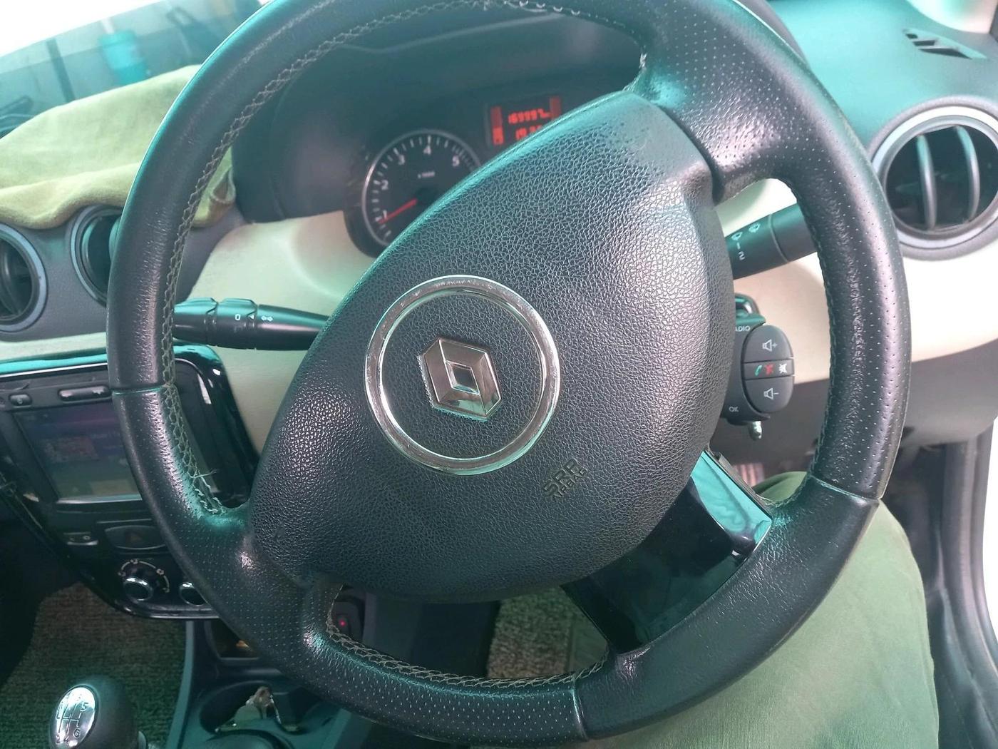 2013 Renault Duster 110 PS RXZ DIESEL, Diesel, Manual, 1,69,997 km, interior
