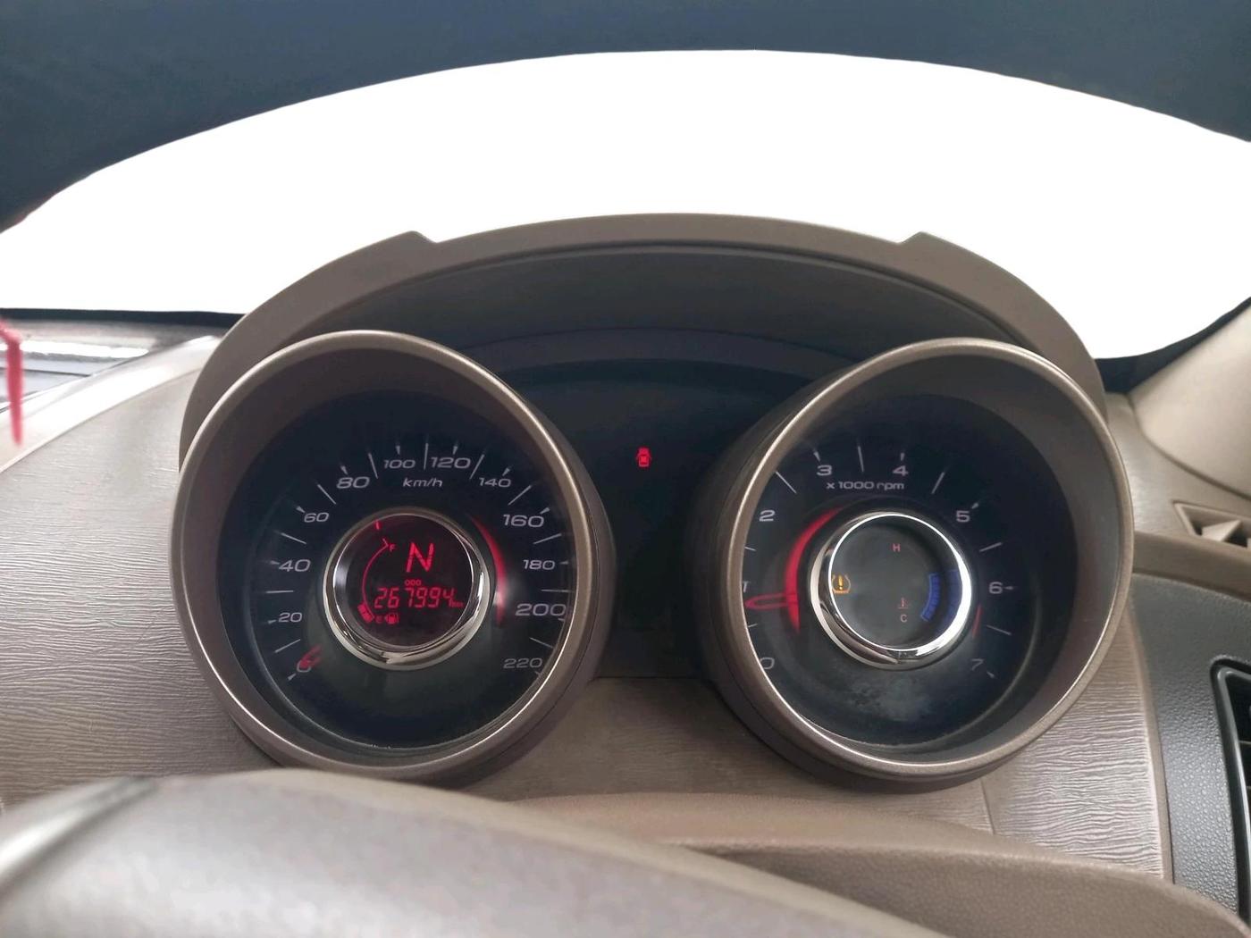 2012 Mahindra XUV500 W8, Diesel, Manual, 2,67,994 km, interior