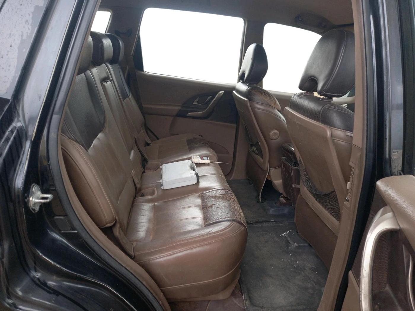 2012 Mahindra XUV500 W8, Diesel, Manual, 2,67,994 km, interior