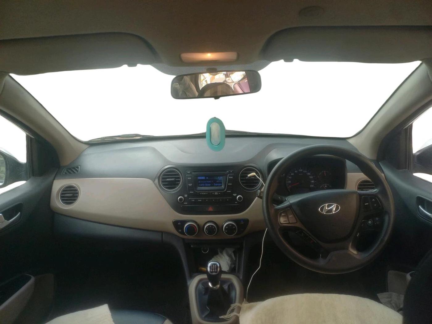2015 Hyundai Xcent S 1.2, CNG, Manual, 2,13,221 km, interior