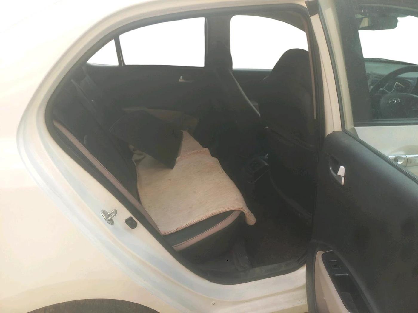2015 Hyundai Xcent S 1.2, CNG, Manual, 2,13,221 km, interior