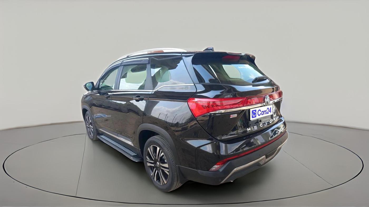 2026 MG HECTOR PLUS Savvy Pro 1.5 Turbo Petrol CVT 7 STR, Petrol, Automatic, 1,211 km, exterior