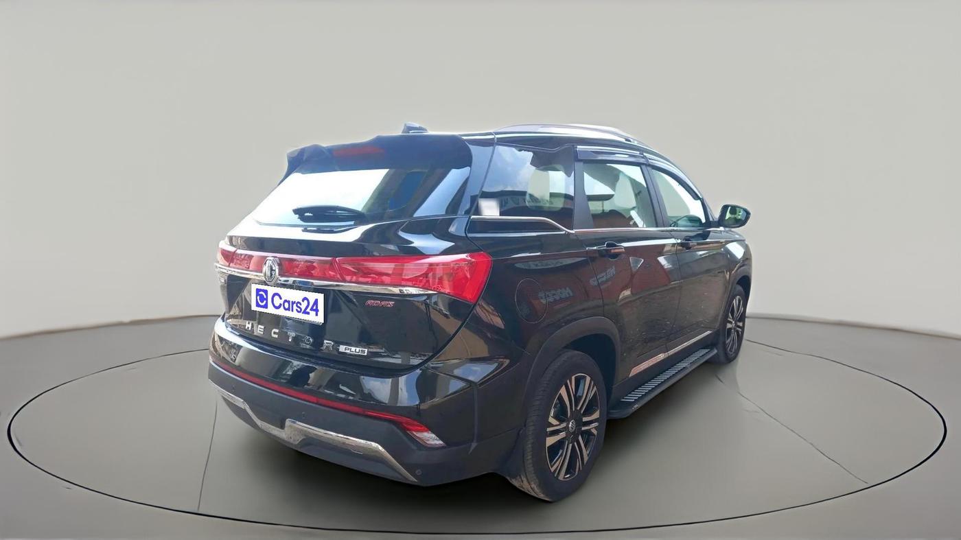 2026 MG HECTOR PLUS Savvy Pro 1.5 Turbo Petrol CVT 7 STR, Petrol, Automatic, 1,211 km, exterior
