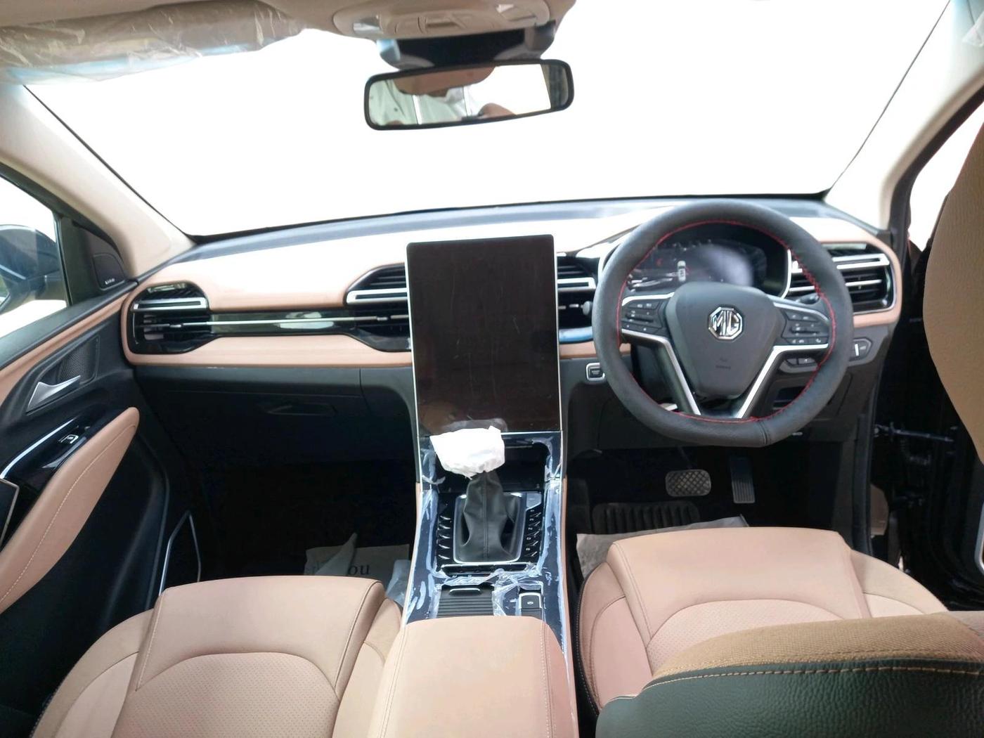 2026 MG HECTOR PLUS Savvy Pro 1.5 Turbo Petrol CVT 7 STR, Petrol, Automatic, 1,211 km, interior