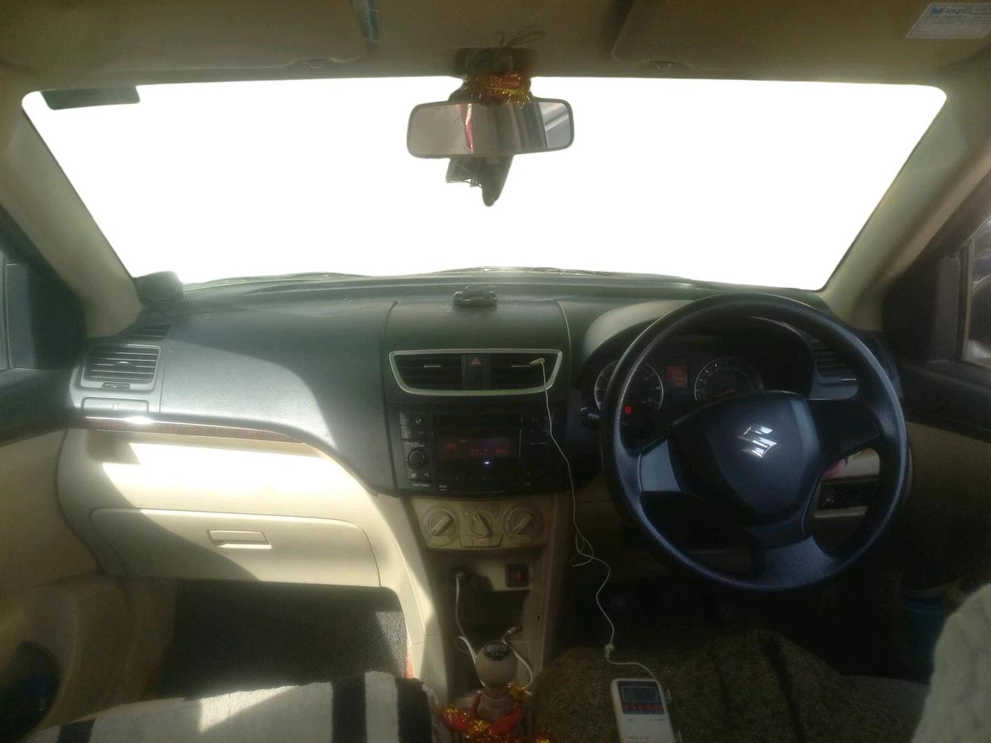 2015 Maruti Swift Dzire VXI, CNG, Manual, 1,74,026 km, interior