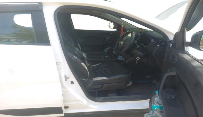 2022 Renault Kiger RXE MT, Petrol, Manual, 97,211 km, interior