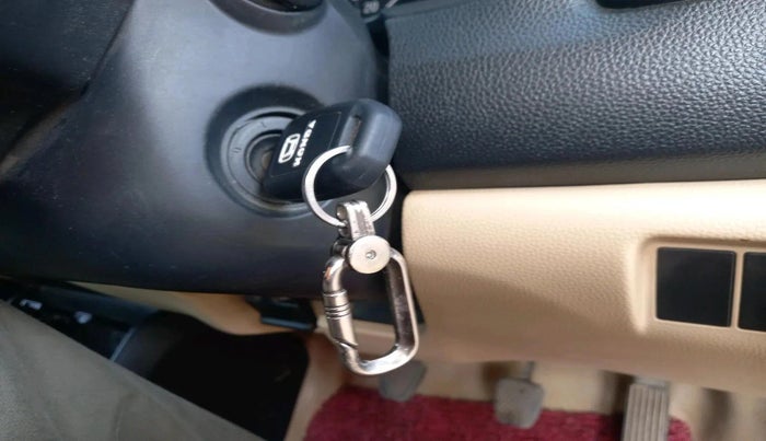 2019 Honda Amaze 1.2L I-VTEC S, CNG, Manual, 1,60,615 km, interior