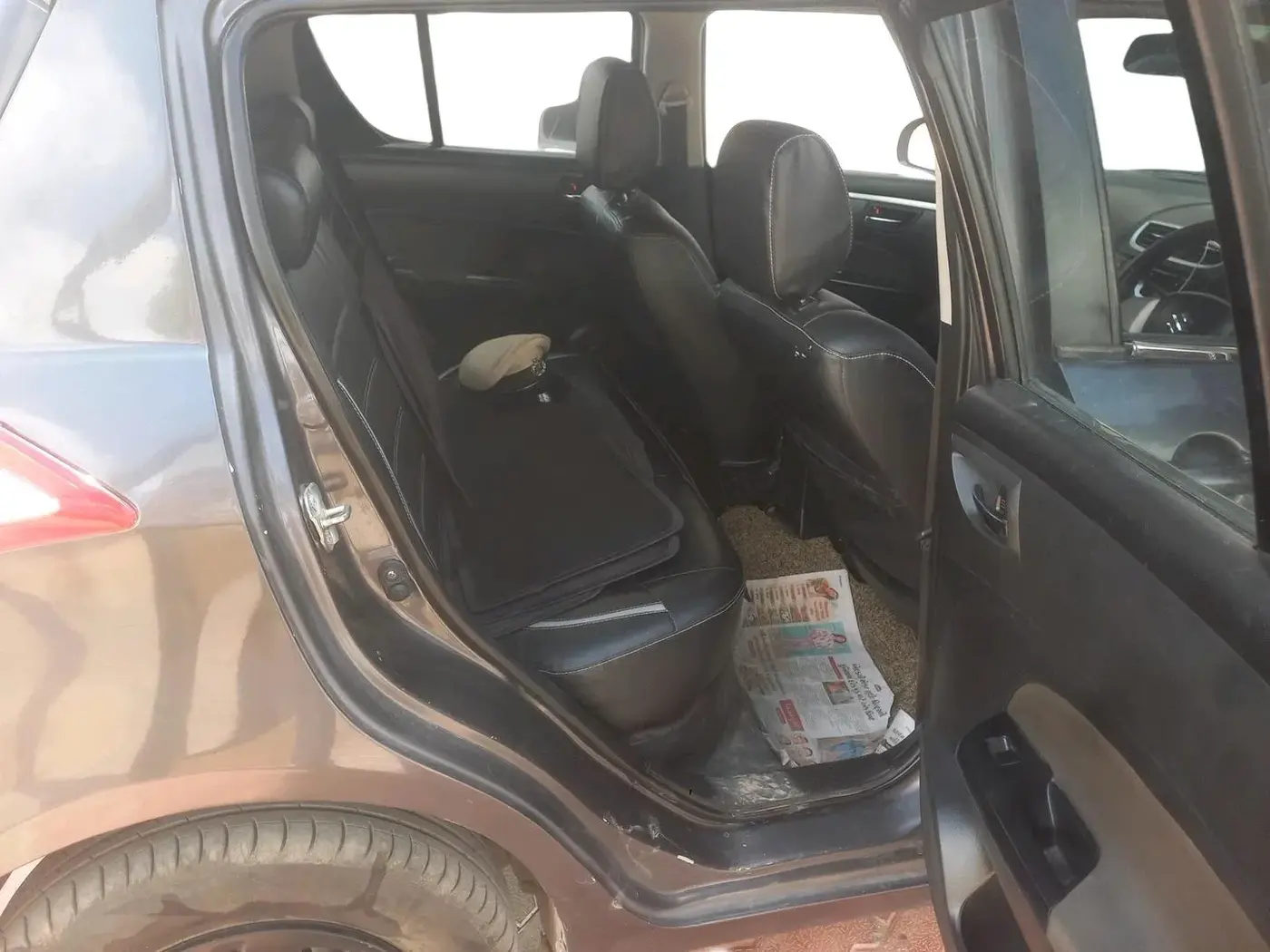 2016 Maruti Swift VXI, CNG, Manual, 1,47,255 km, interior