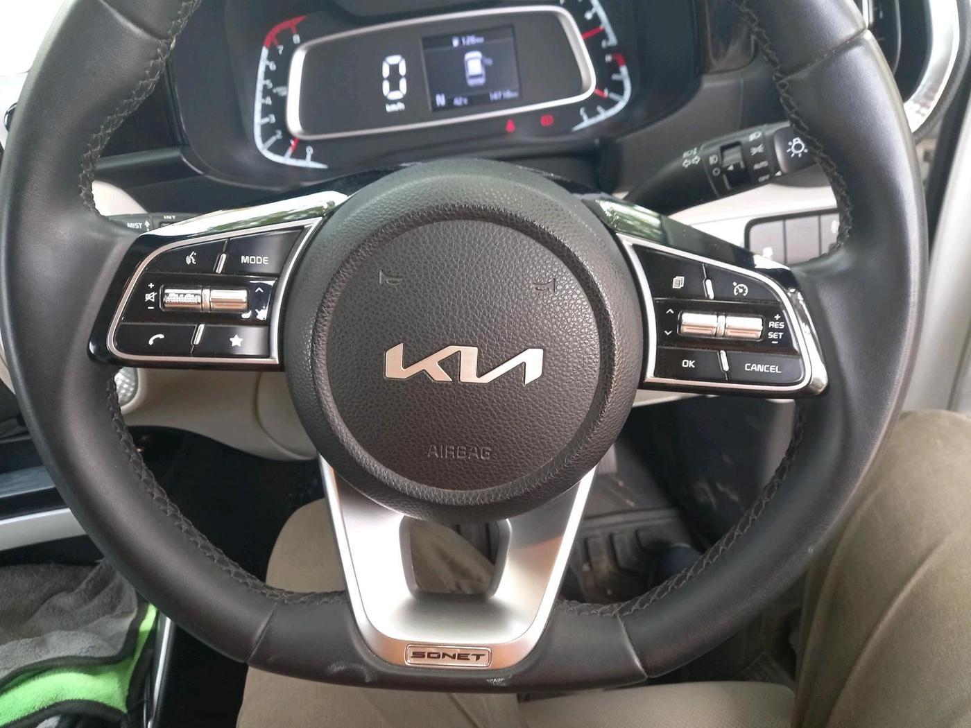 2021 KIA SONET HTX 1.0 IMT, Petrol, Manual, 15,200 km, interior