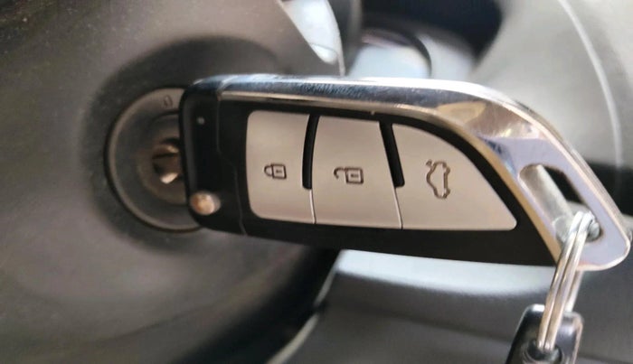 2015 Honda Amaze 1.2L I-VTEC S, Petrol, Manual, 1,06,991 km, interior