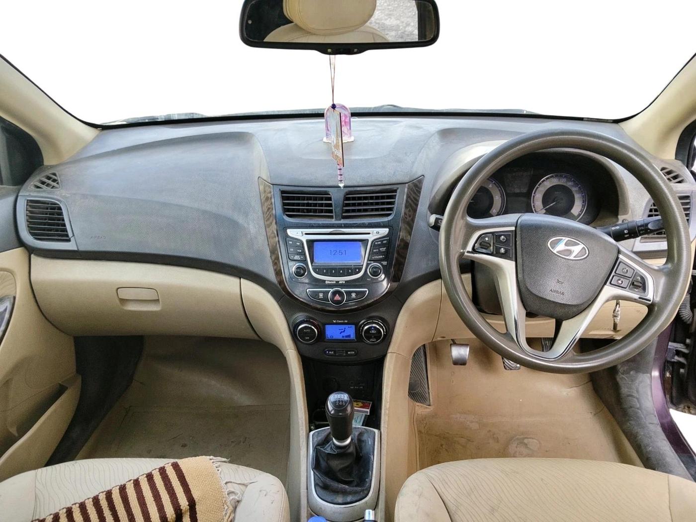 2011 Hyundai Verna FLUIDIC 1.6 CRDI SX, Diesel, Manual, 1,63,911 km, interior