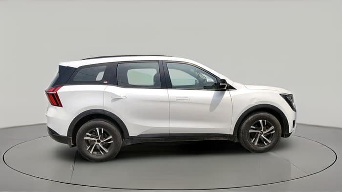 2022 Mahindra XUV700 AX 5 D MT 7 STR, Diesel, Manual, 91,334 km, exterior