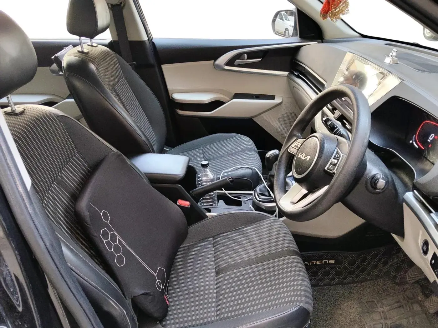 2022 KIA CARENS PRESTIGE PLUS 1.5 DIESEL 7 STR, Diesel, Manual, 57,245 km, interior