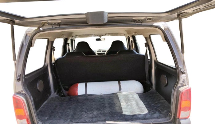 2021 Maruti Eeco 5 STR WITH A/C+HTR, CNG, Manual, 68,664 km, exterior