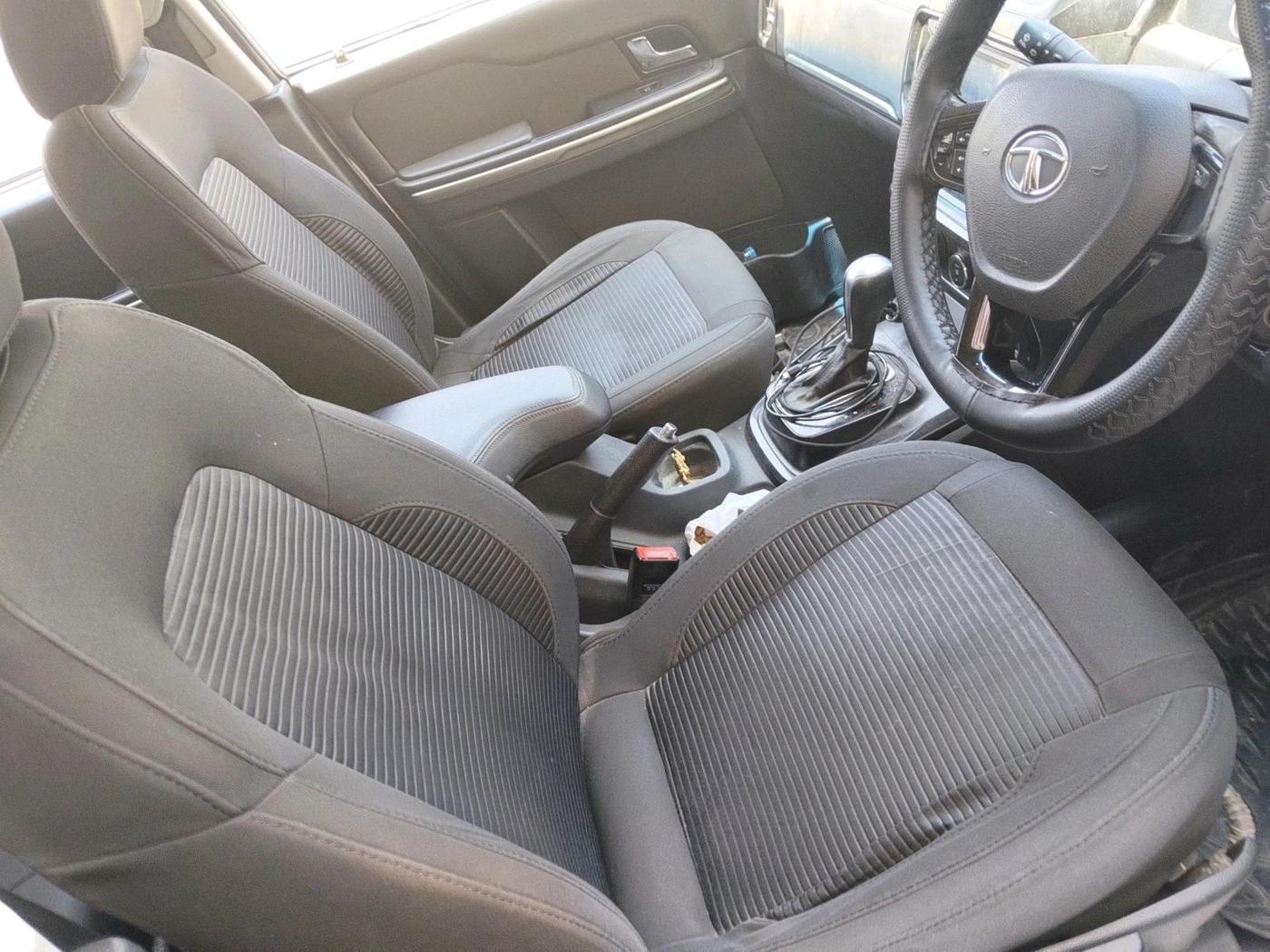 2018 Tata Hexa XMA 4X2 7 STR, Diesel, Automatic, 1,34,233 km, interior