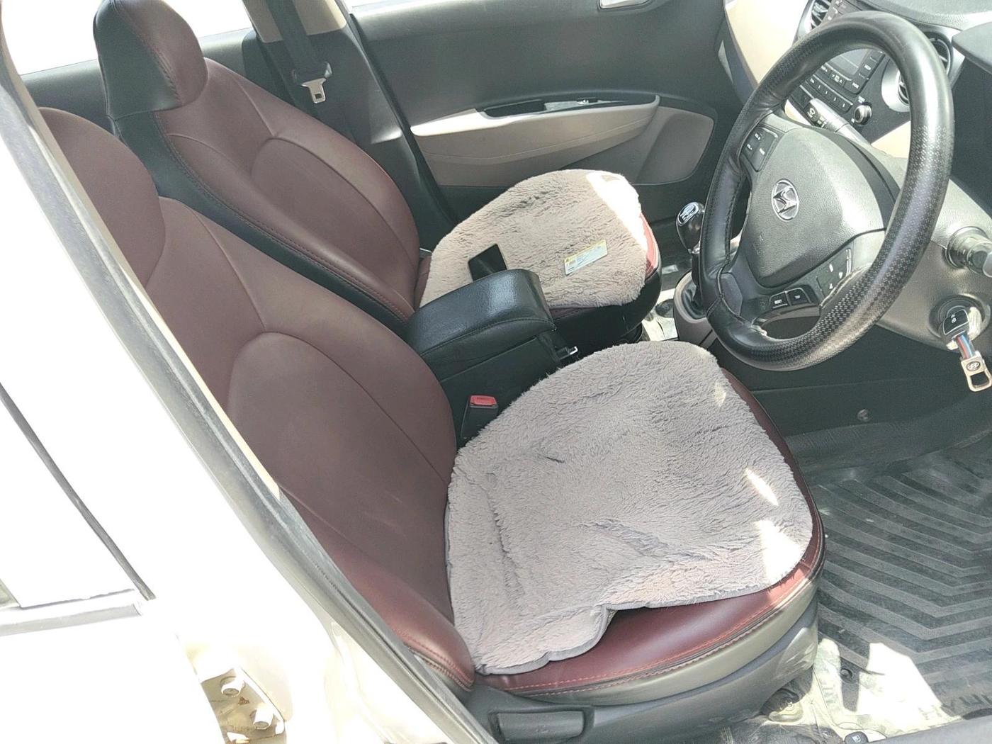 2016 Hyundai Grand i10 SPORTZ 1.2 KAPPA VTVT, CNG, Manual, 1,19,809 km, interior