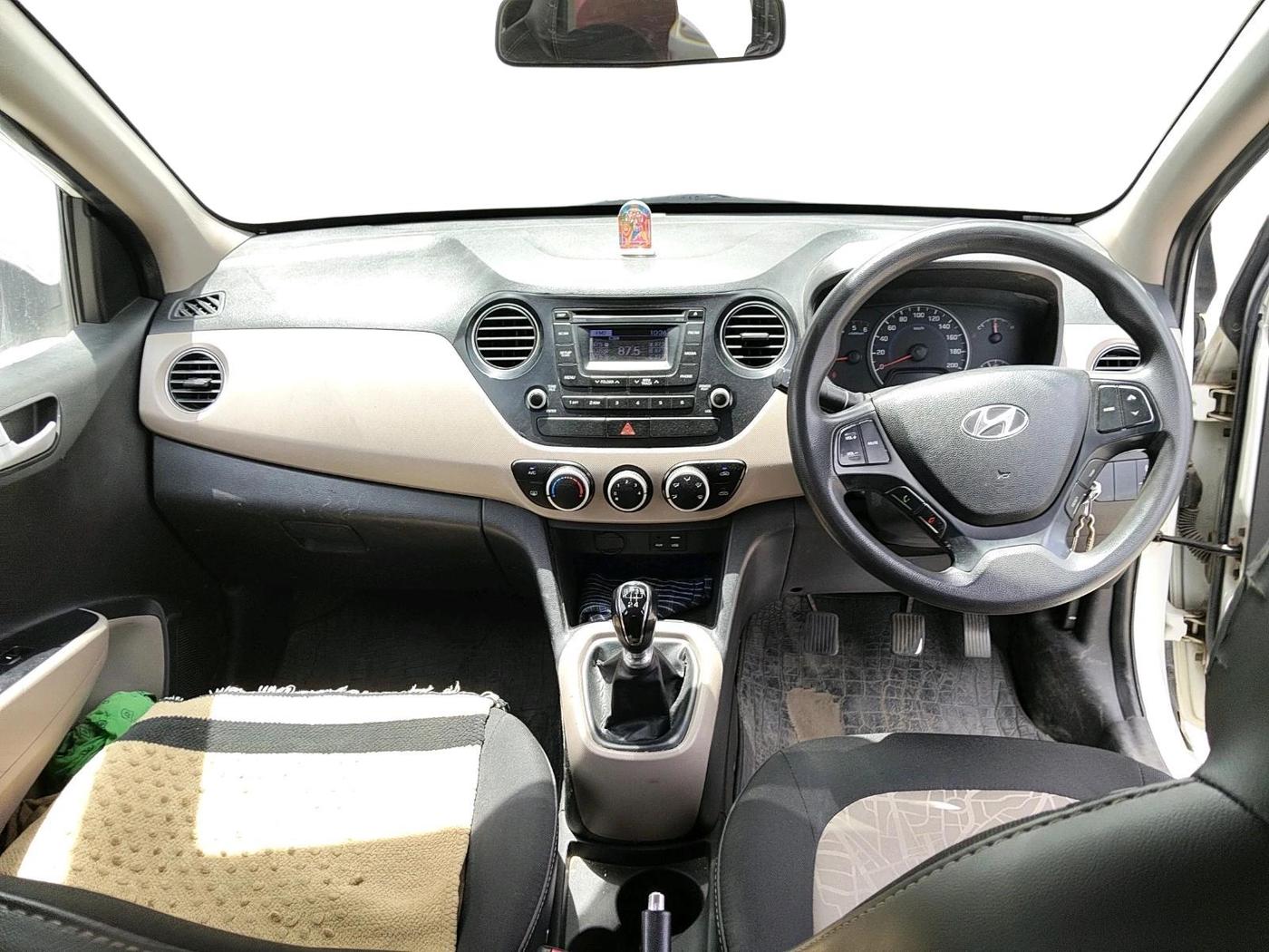 2015 Hyundai Grand i10 SPORTZ 1.1 CRDI, Diesel, Manual, 1,36,346 km, interior