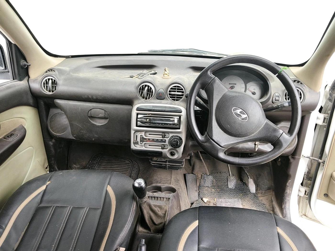 2011 Hyundai Santro Xing GLS, CNG, Manual, 1,76,300 km, interior