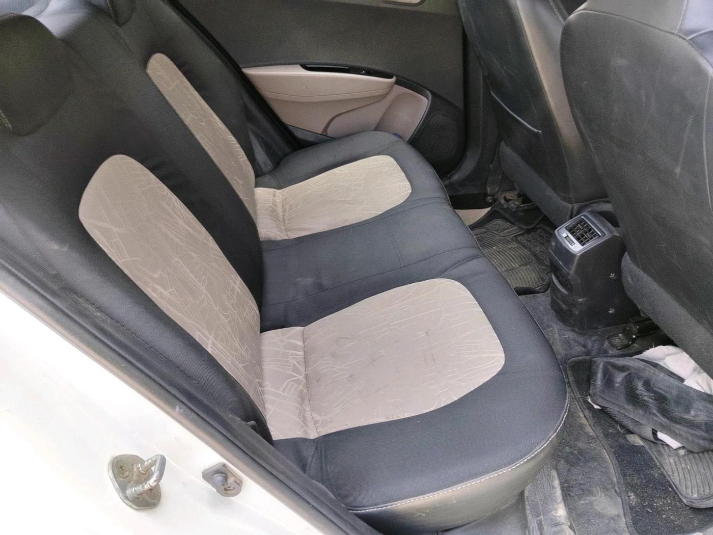 2014 Hyundai Grand i10 SPORTZ 1.1 CRDI, Diesel, Manual, 1,12,916 km, interior