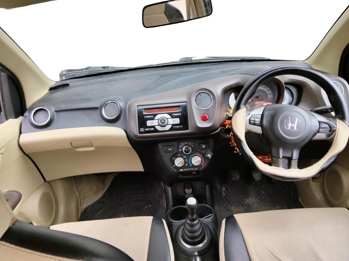 2014 Honda Brio S MT, CNG, Manual, 1,05,279 km, interior