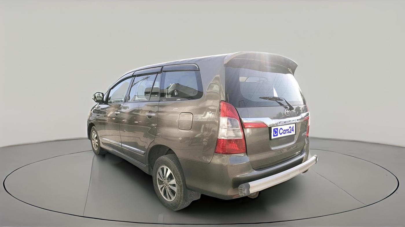 2015 Toyota Innova 2.5 VX 7 STR, Diesel, Manual, 1,49,880 km, exterior