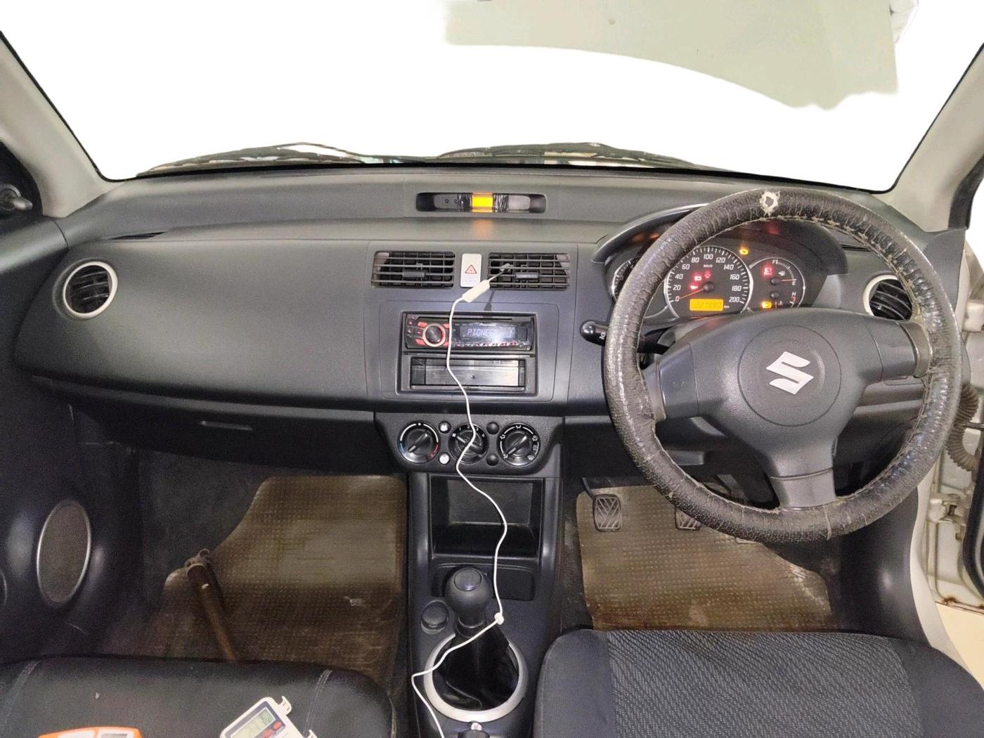 2011 Maruti Swift VDI ABS, Diesel, Manual, 2,28,000 km, interior