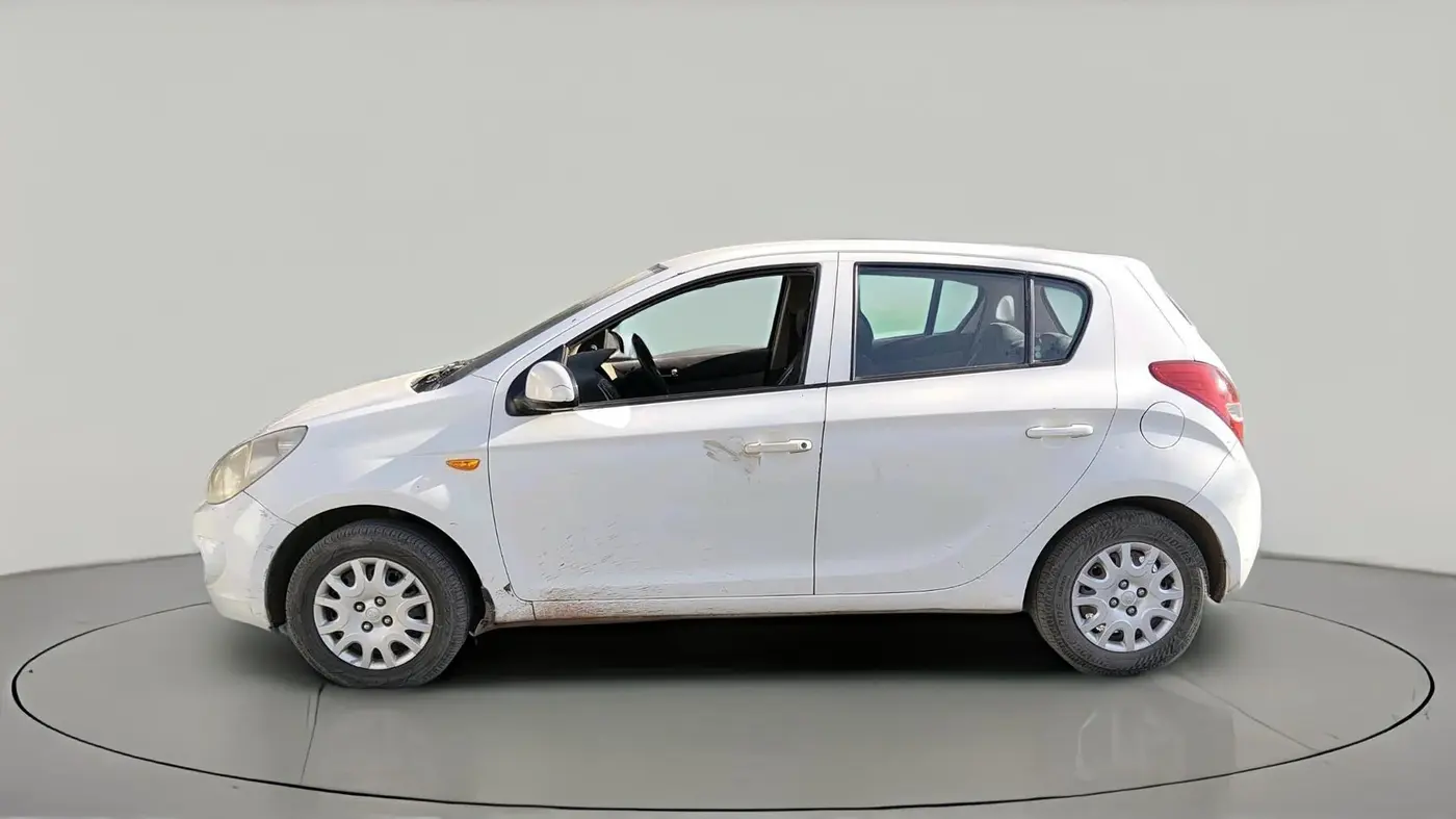 2012 Hyundai i20 MAGNA 1.2, CNG, Manual, 1,44,052 km, exterior