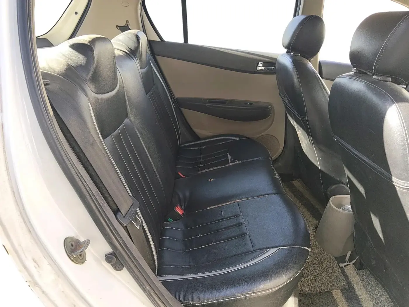 2012 Hyundai i20 MAGNA 1.2, CNG, Manual, 1,44,052 km, interior