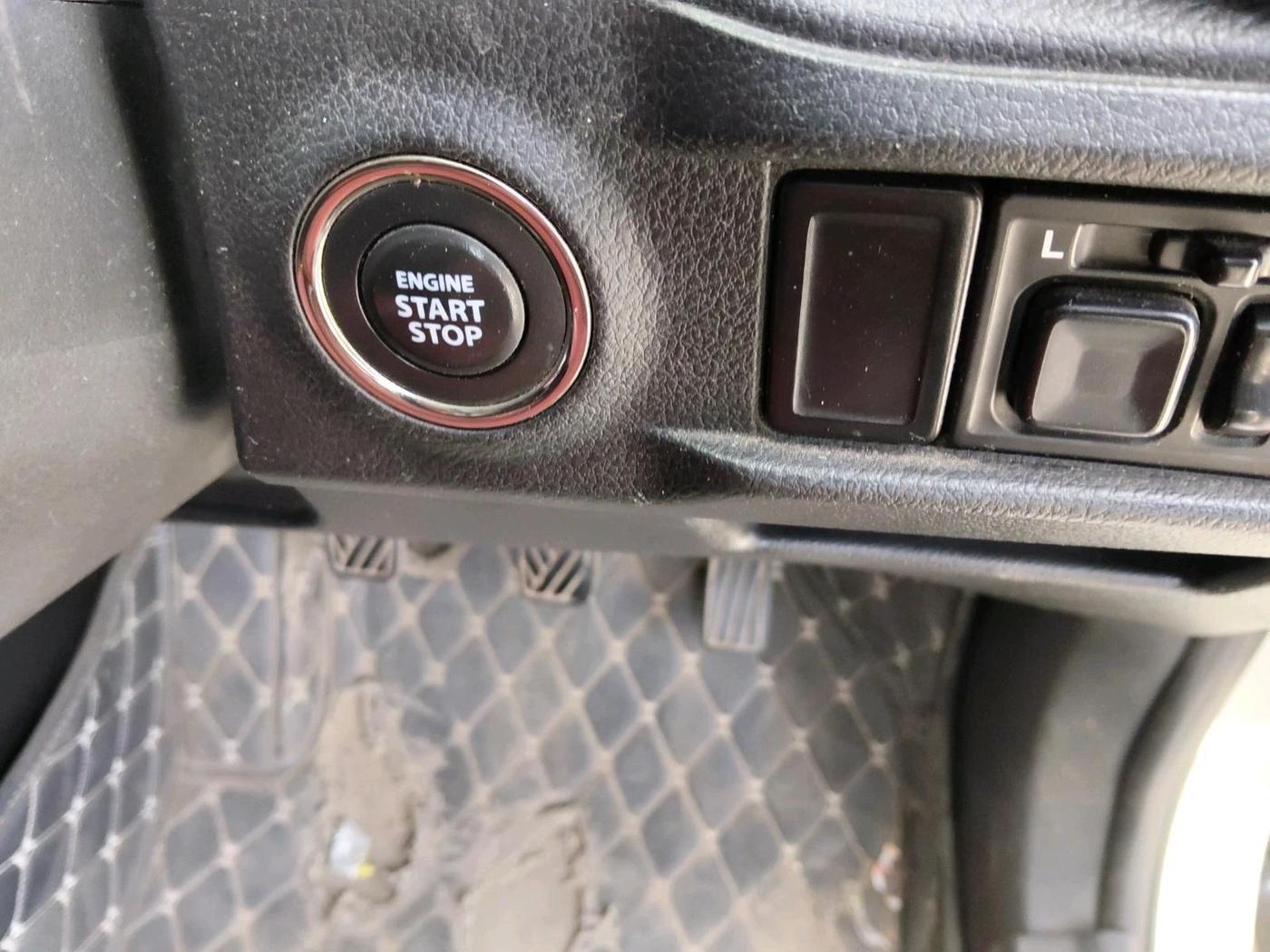 2021 Maruti Vitara Brezza ZXI, Petrol, Manual, 1,18,147 km, interior