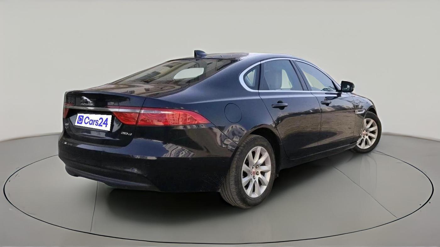 2017 Jaguar XF 2.0 DIESEL PRESTIGE, Diesel, Automatic, 1,72,715 km, exterior