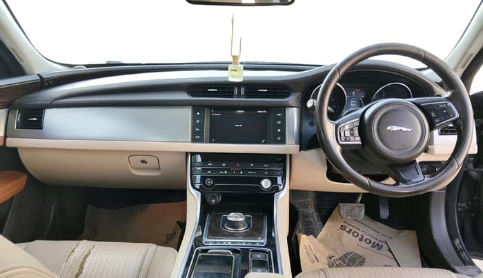 2017 Jaguar XF 2.0 DIESEL PRESTIGE, Diesel, Automatic, 1,72,715 km, interior
