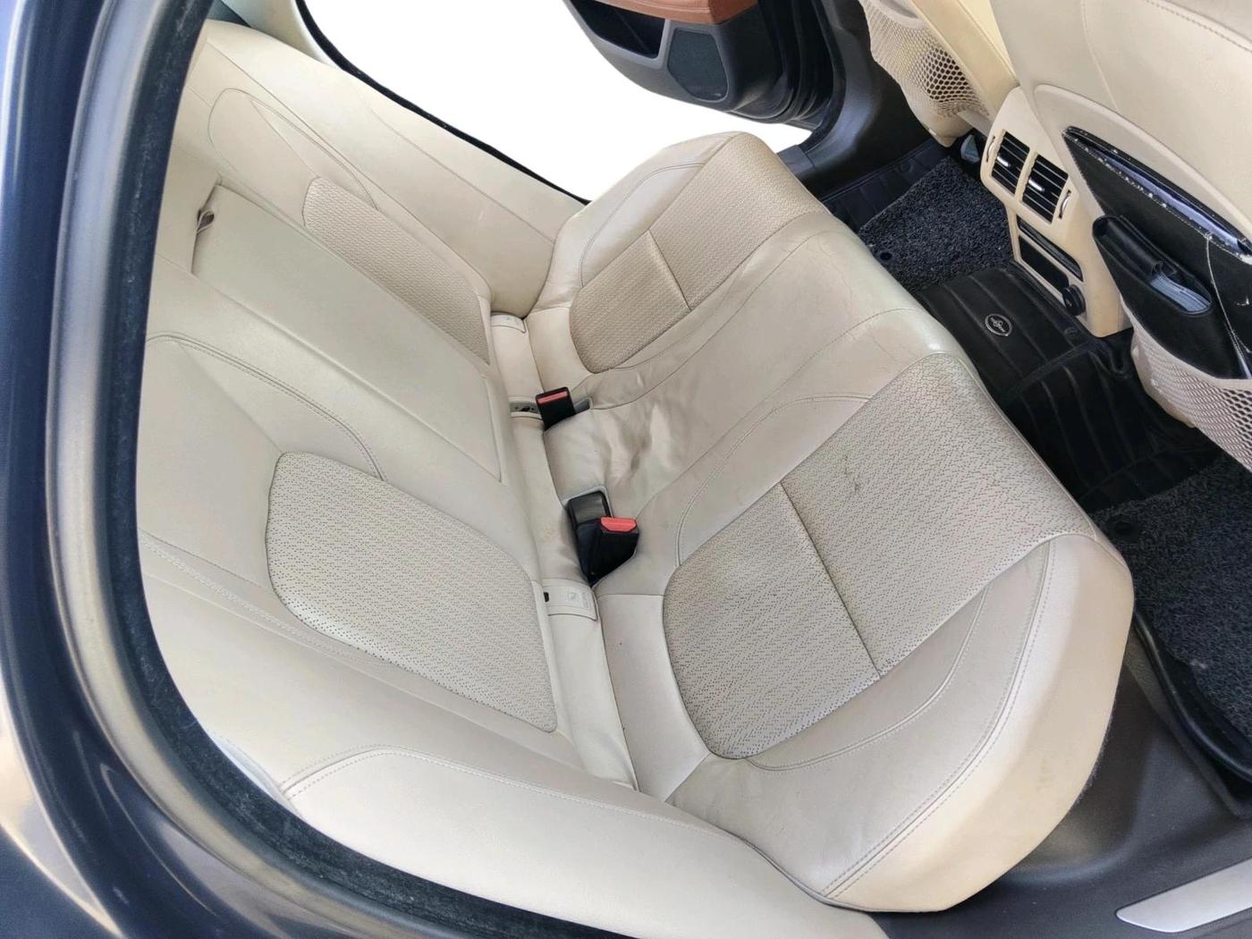 2017 Jaguar XF 2.0 DIESEL PRESTIGE, Diesel, Automatic, 1,72,715 km, interior