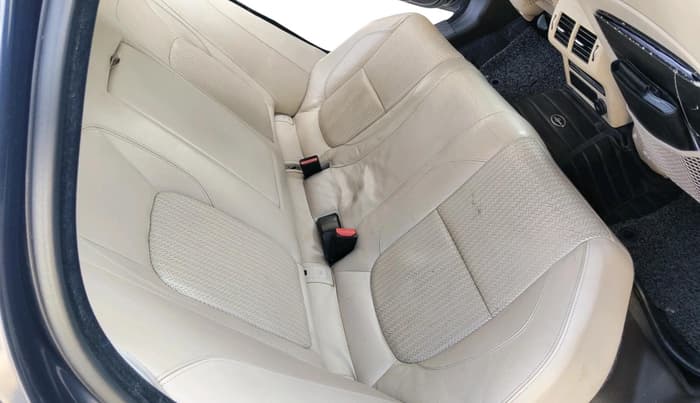 2017 Jaguar XF 2.0 DIESEL PRESTIGE, Diesel, Automatic, 1,72,715 km, interior