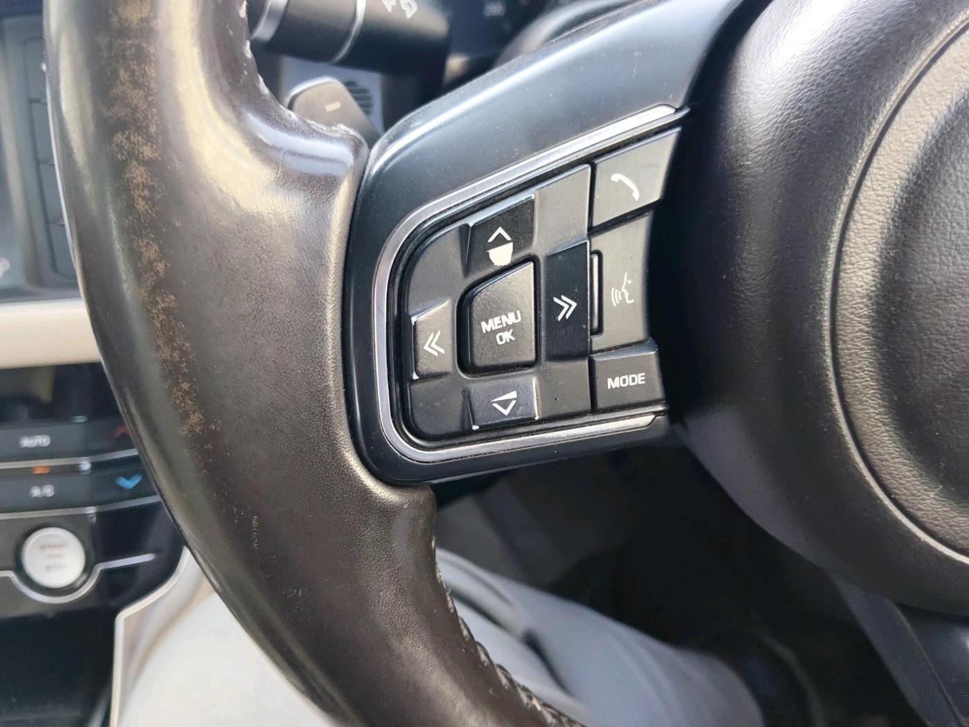 2017 Jaguar XF 2.0 DIESEL PRESTIGE, Diesel, Automatic, 1,72,715 km, interior