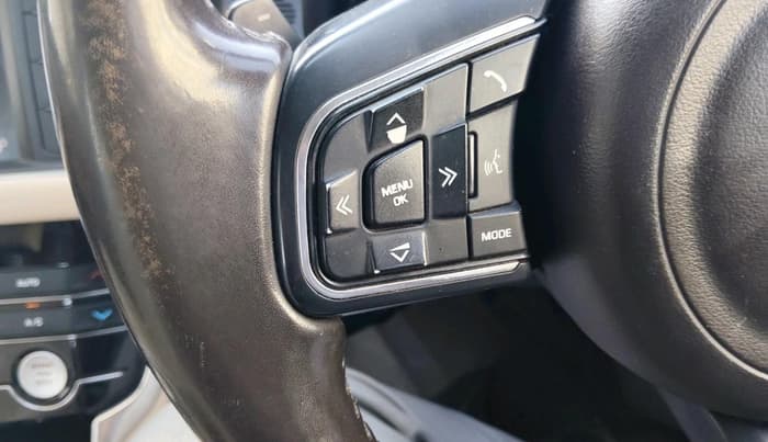 2017 Jaguar XF 2.0 DIESEL PRESTIGE, Diesel, Automatic, 1,72,715 km, interior