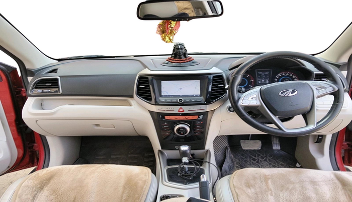 2019 Mahindra XUV300 W8 (O) 1.5 DIESEL AMT, Diesel, Automatic, 92,114 km, interior