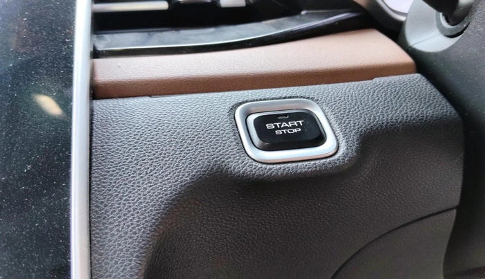 2024 MG HECTOR PLUS SAVVY PRO 1.5 TURBO CVT 6 STR, Petrol, Automatic, 22,001 km, interior