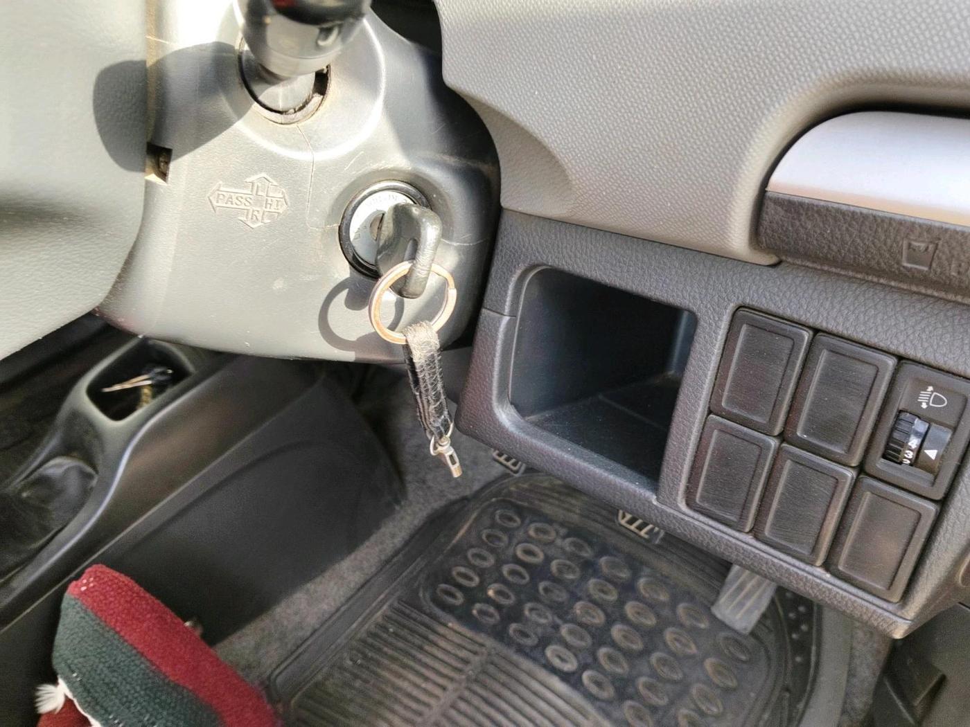 2011 Maruti Wagon R 1.0 LXI, Petrol, Manual, 1,40,454 km, interior