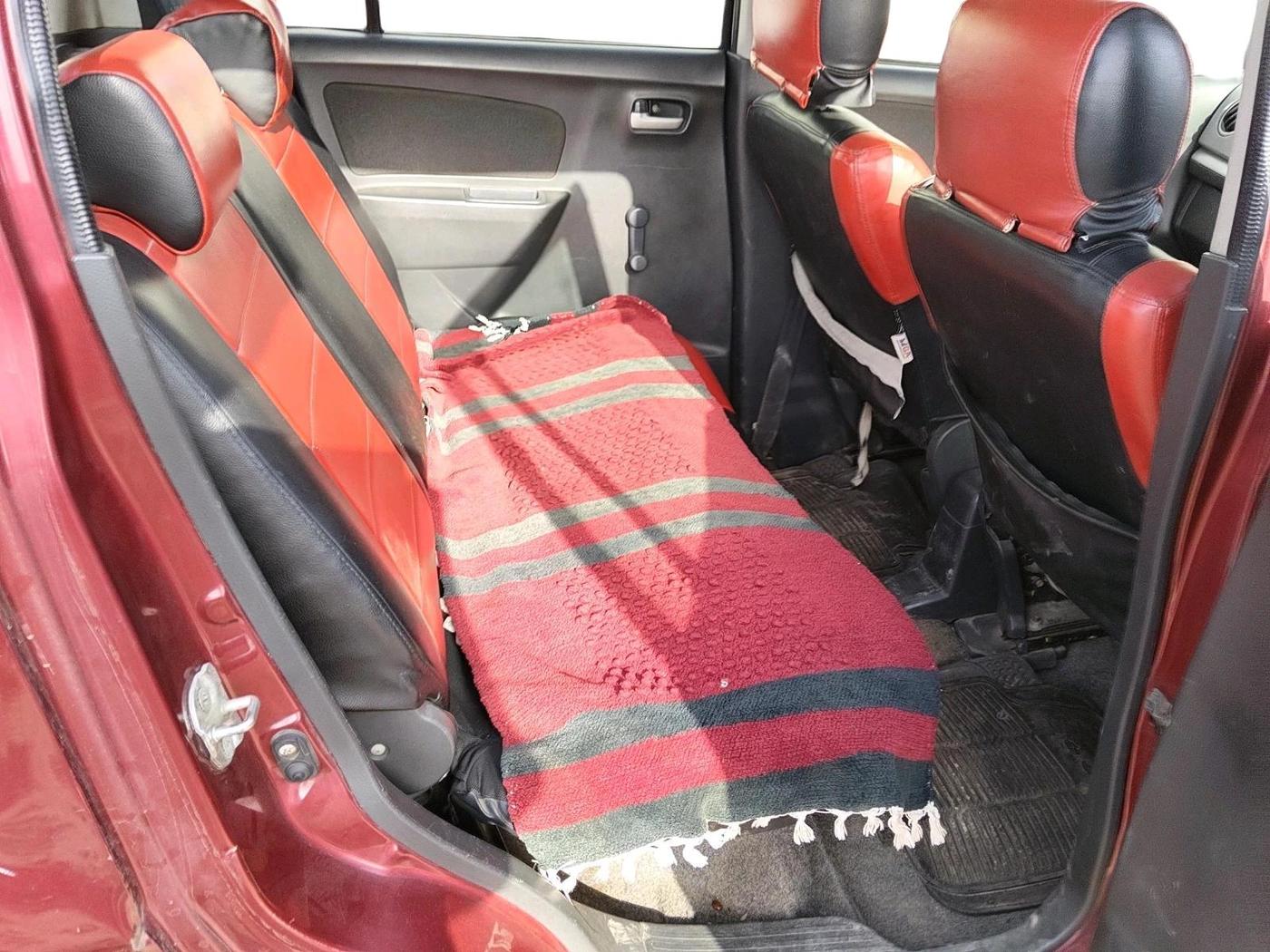 2011 Maruti Wagon R 1.0 LXI, Petrol, Manual, 1,40,454 km, interior