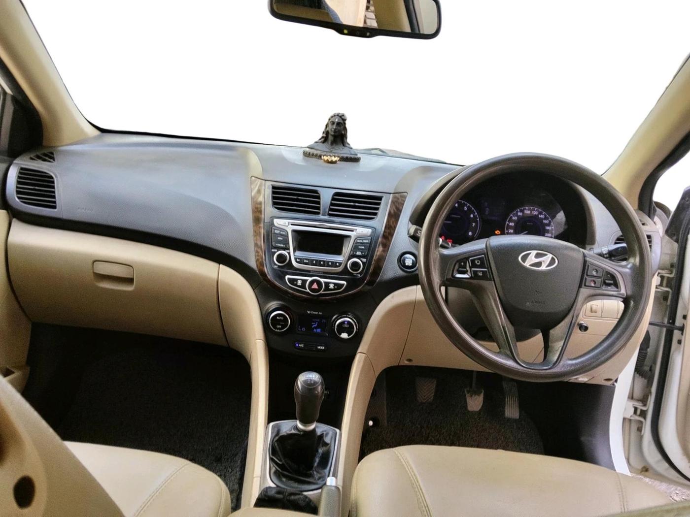 2015 Hyundai Verna FLUIDIC 4S 1.6 VTVT S(O), Petrol, Manual, 1,09,881 km, interior