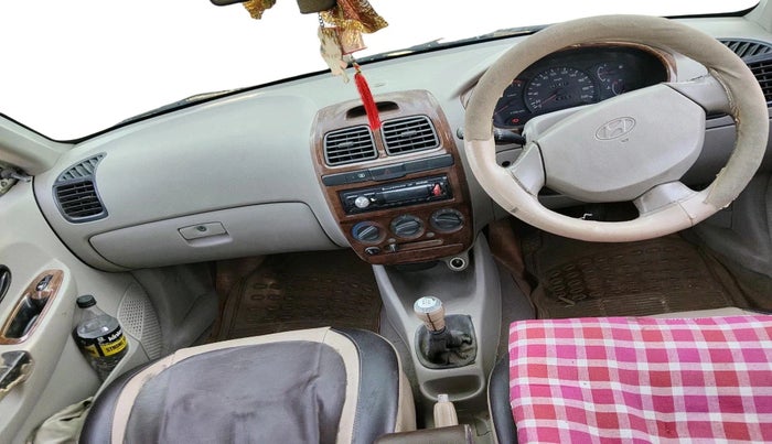 2011 Hyundai Accent GLE, CNG, Manual, 2,01,973 km, interior