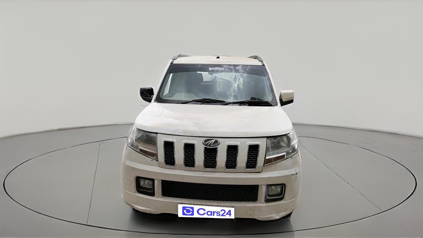 2018 Mahindra TUV300 T8, Diesel, Manual, 1,18,989 km, exterior