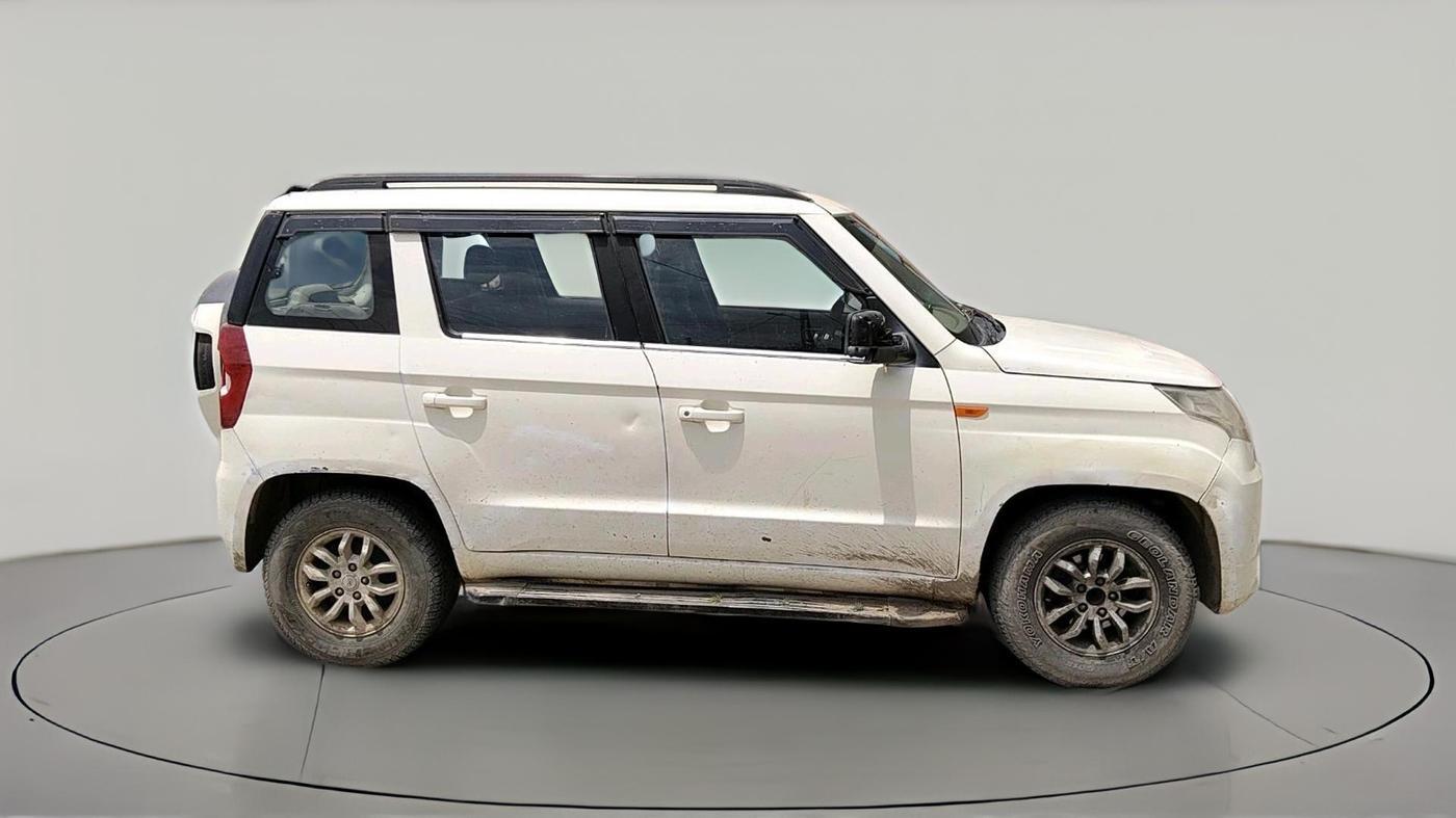 2018 Mahindra TUV300 T8, Diesel, Manual, 1,18,989 km, exterior