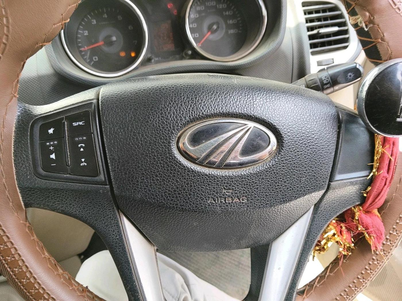 2018 Mahindra TUV300 T8, Diesel, Manual, 1,18,989 km, interior